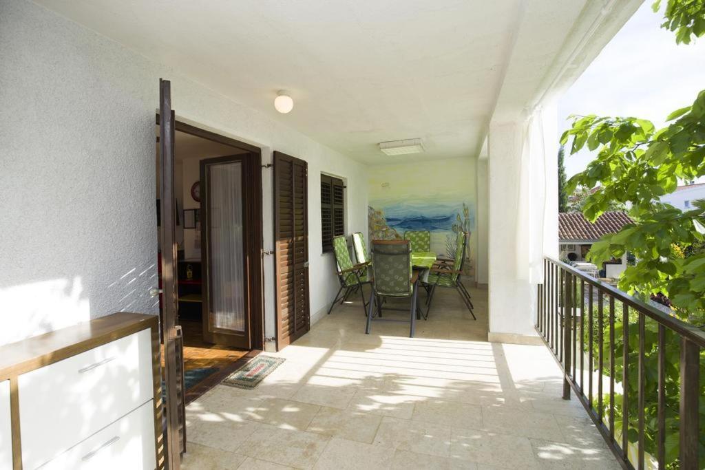 Apartman Laurus Malinska Extérieur photo